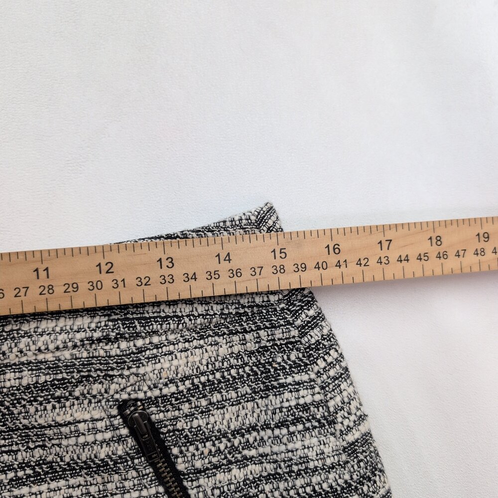 LOFT Gray Textured Midi Skirt Size 4 - Zip Pocket Detail - Picture 7 of 9